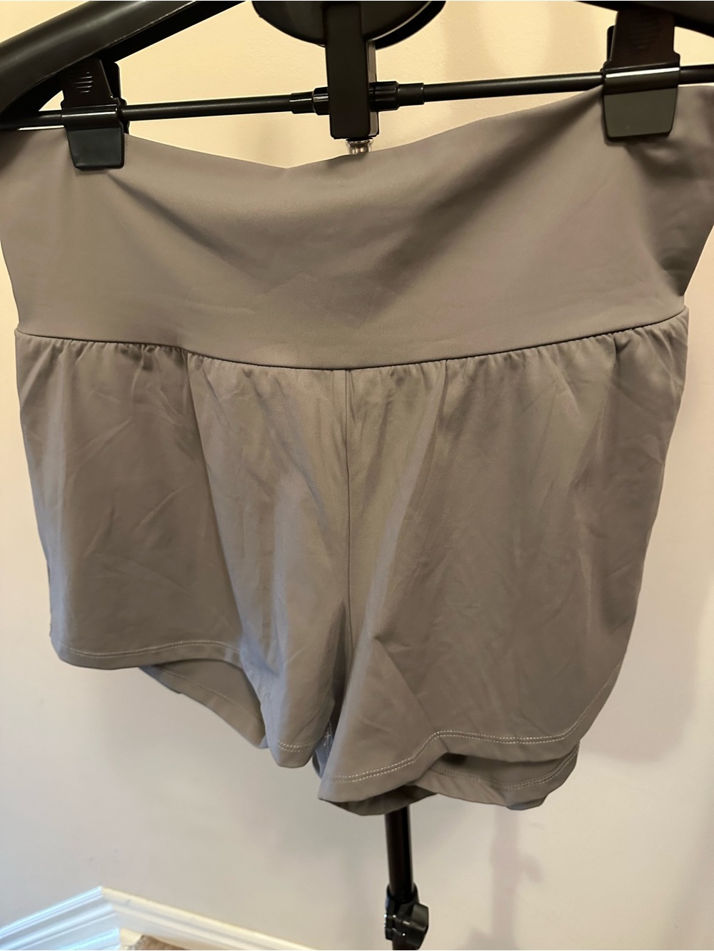 HALARA High-Waist Athletic Shorts - Gray Taupe